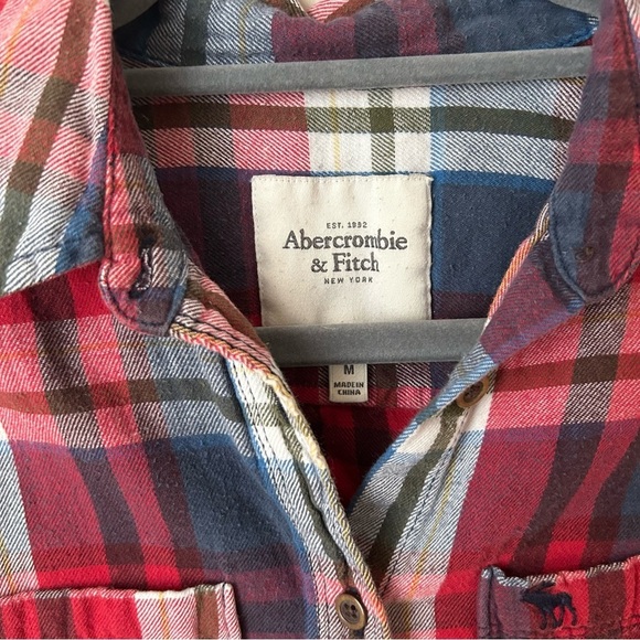 Abercrombie & Fitch Red White Blue Plaid Button Down Cut Off Shirt Size Medium - Picture 2 of 5